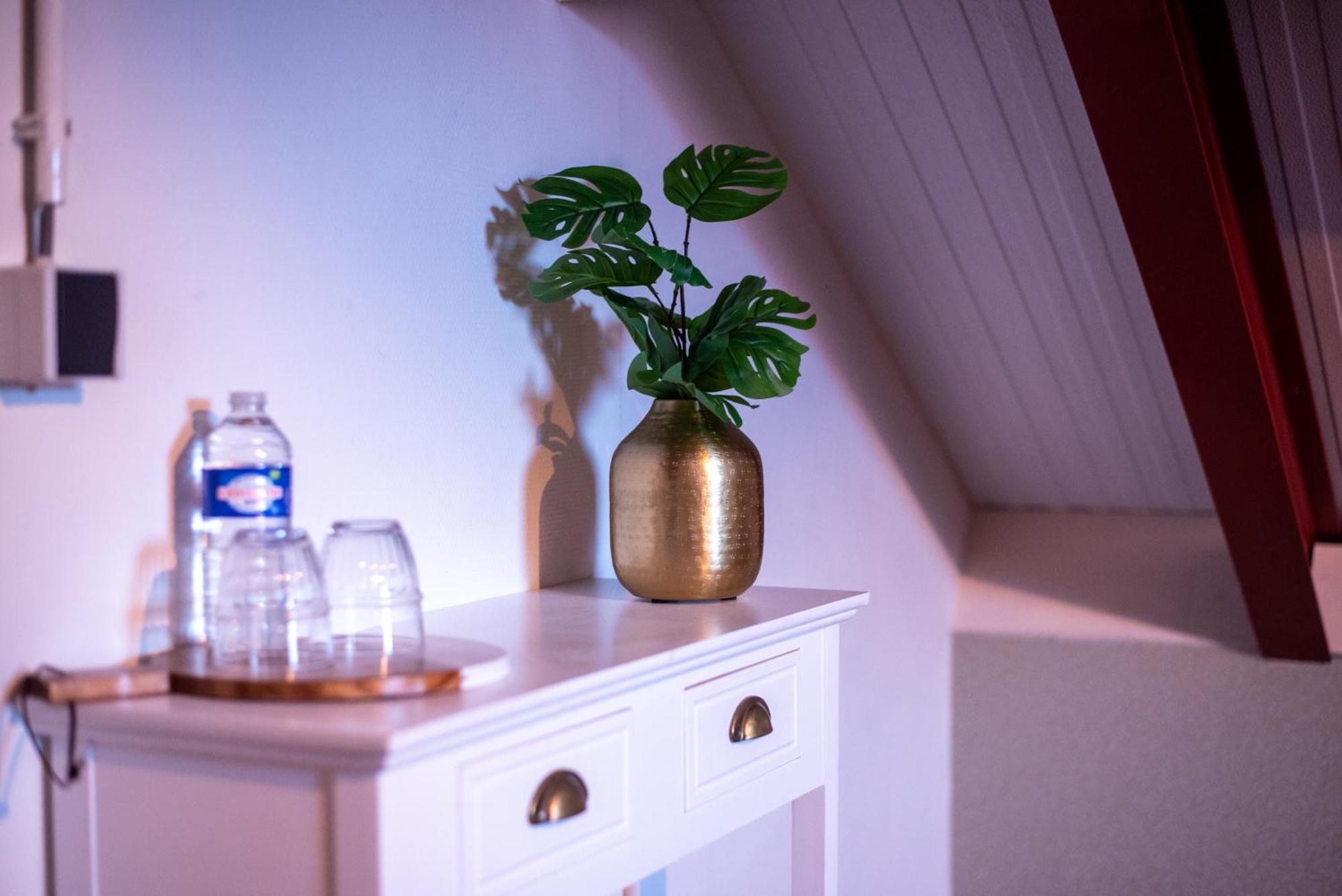Sfeervol Appartement Het Knooppunt Nuis Esterno foto